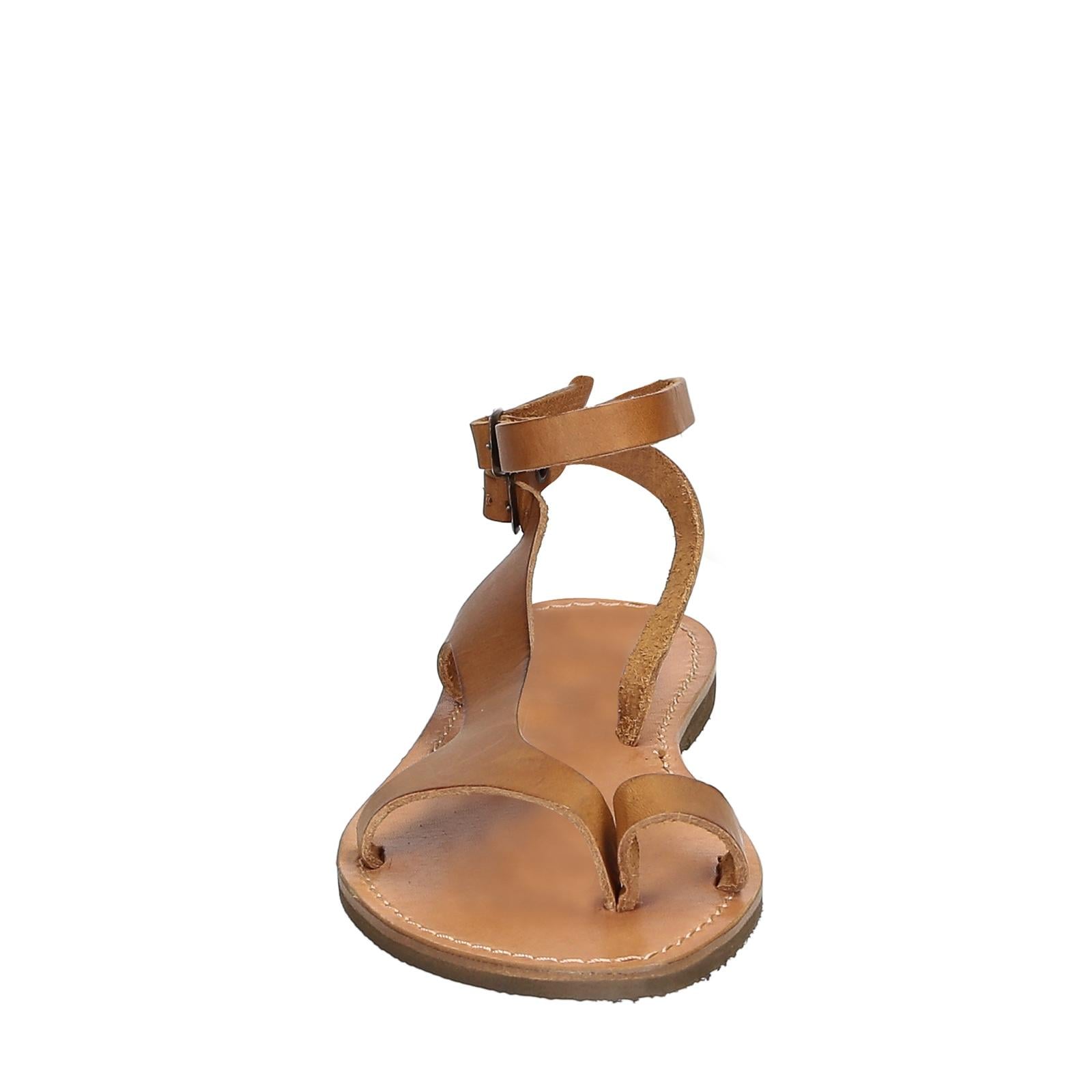 Sandali infradito artigianali da donna in pelle color cuoio