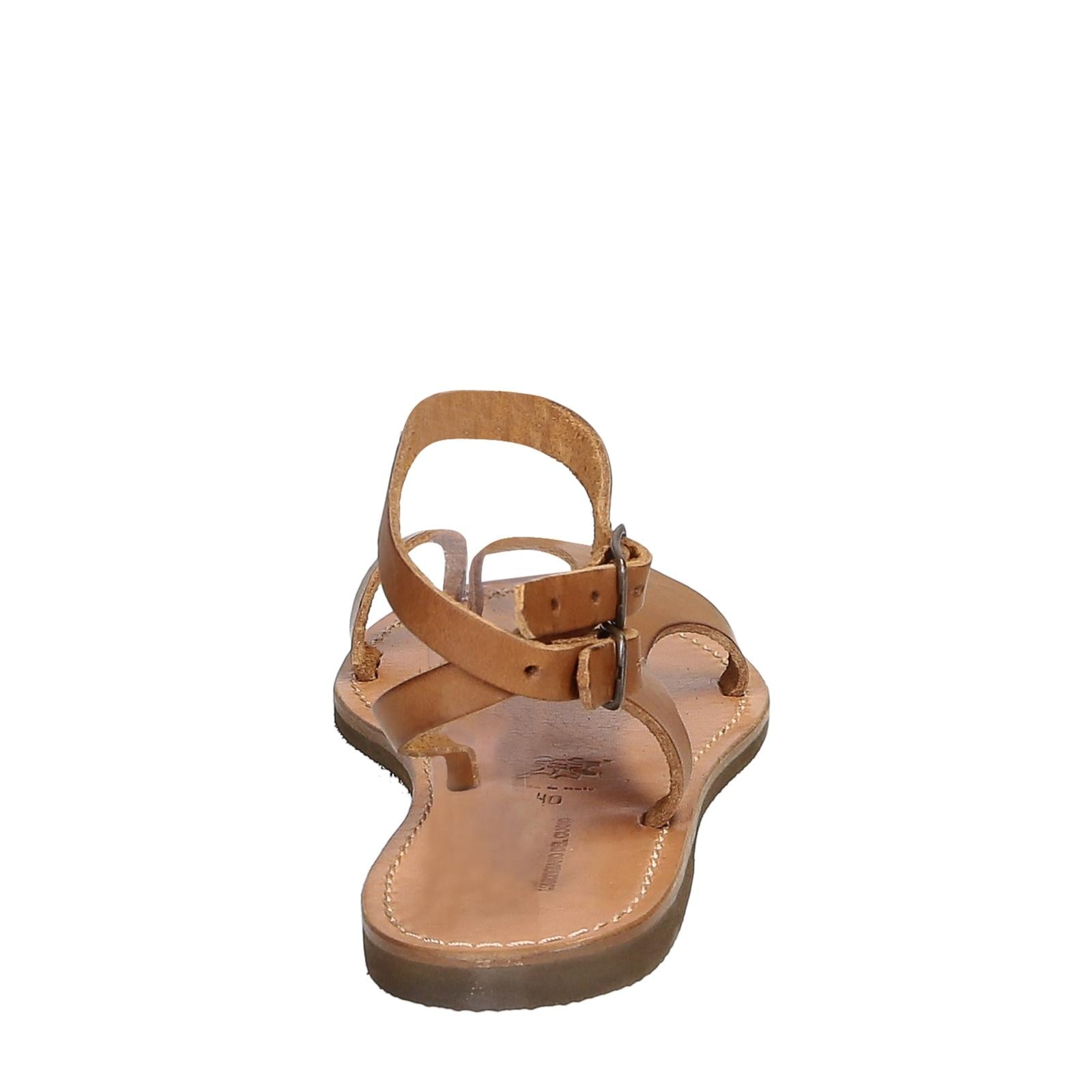 Sandali infradito artigianali da donna in pelle color cuoio