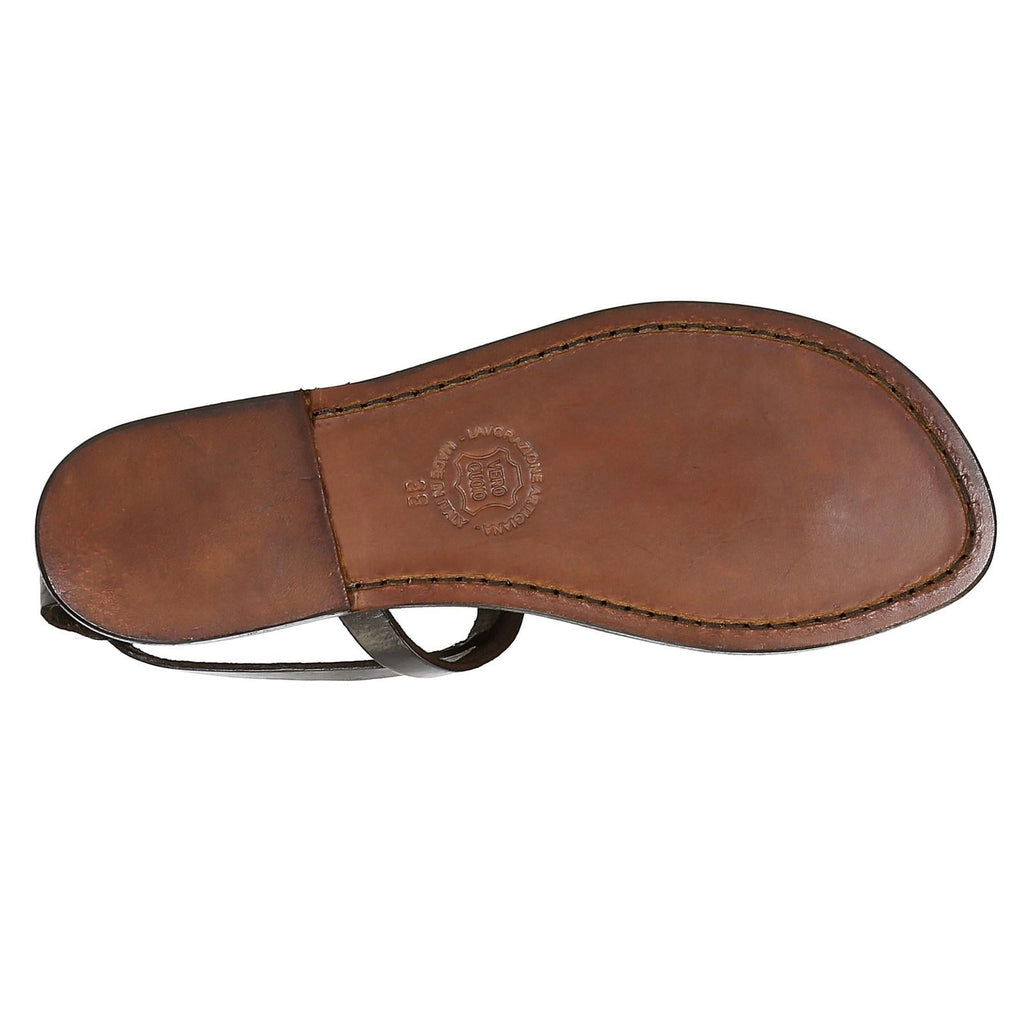 Tongs sandales pour femme travaillé à la main en cuir marron