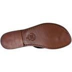 Sandalias hechas a mano de cuero marrón oscuro de las mujeres