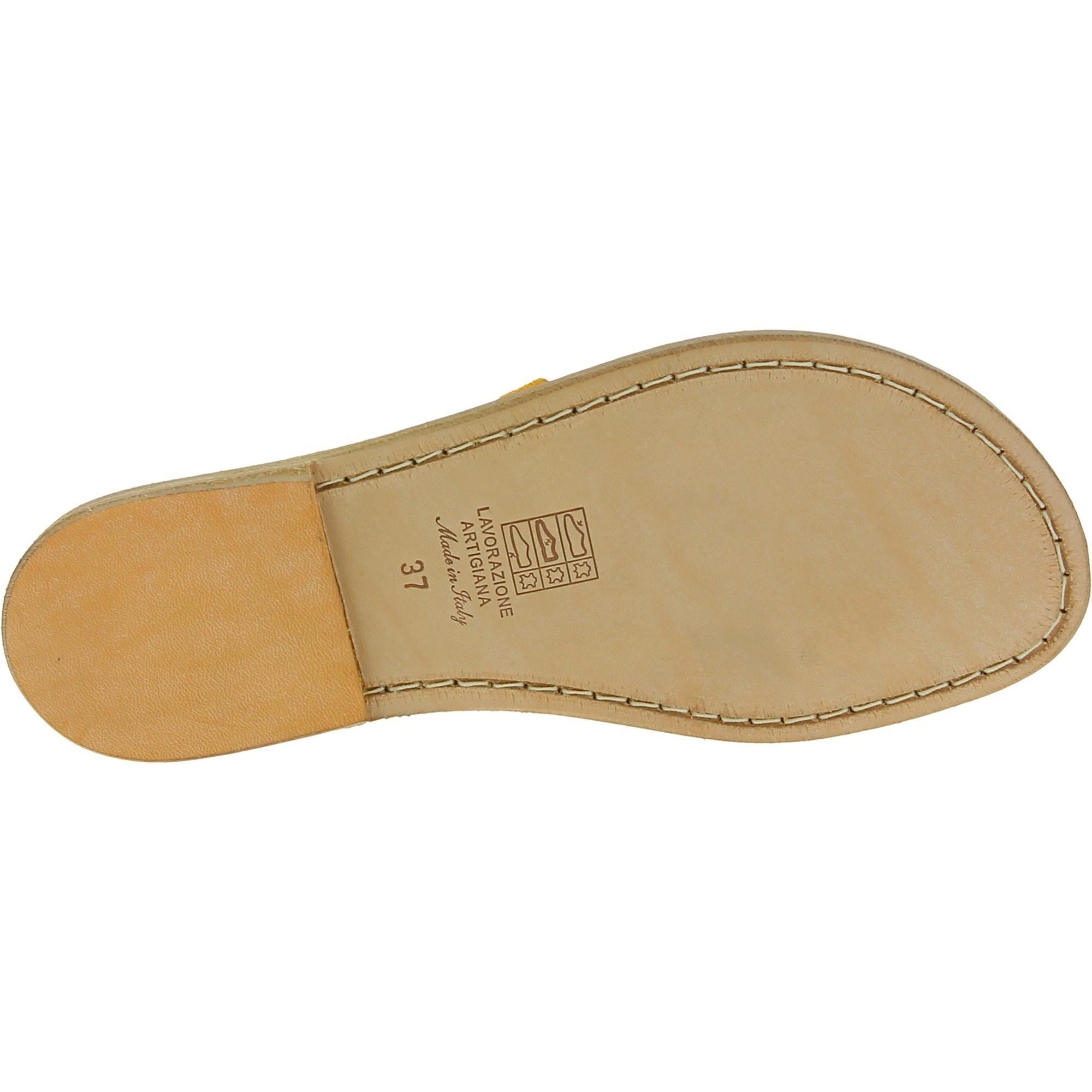 Sandali donna in pelle nabuk color ocra fatti a mano