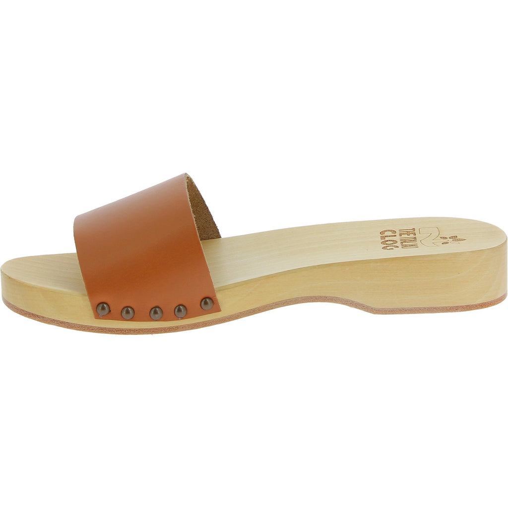Zoccoli in legno da uomo con fascia in pelle color cuoio