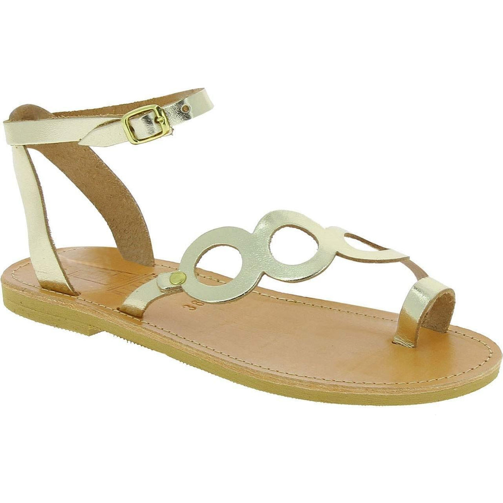 Sandali infradito a cerchi da donna fatti a mano in pelle di vitello laminata oro