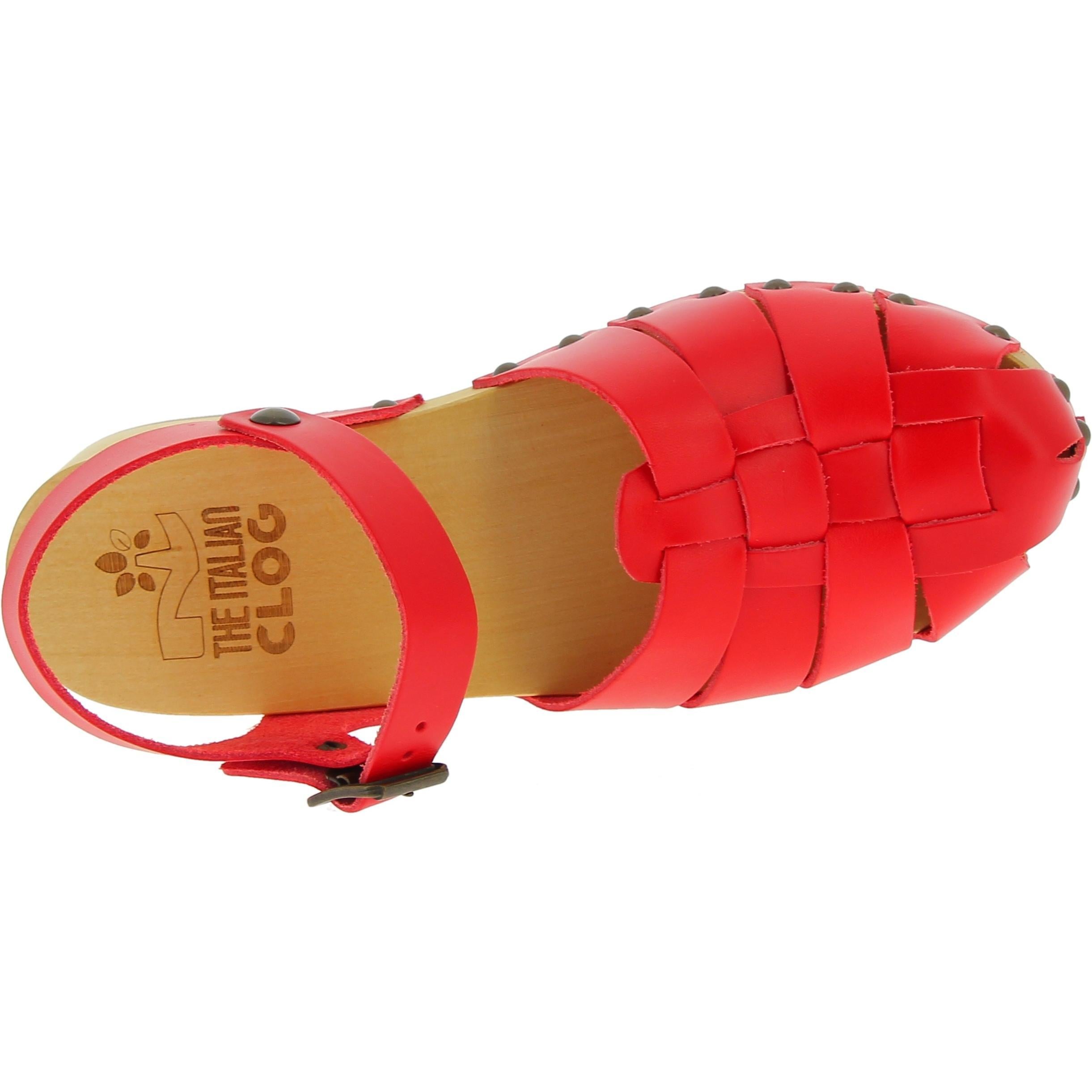 Zoccoli da donna in legno artigianali con tomaia a gabbia in pelle rossa
