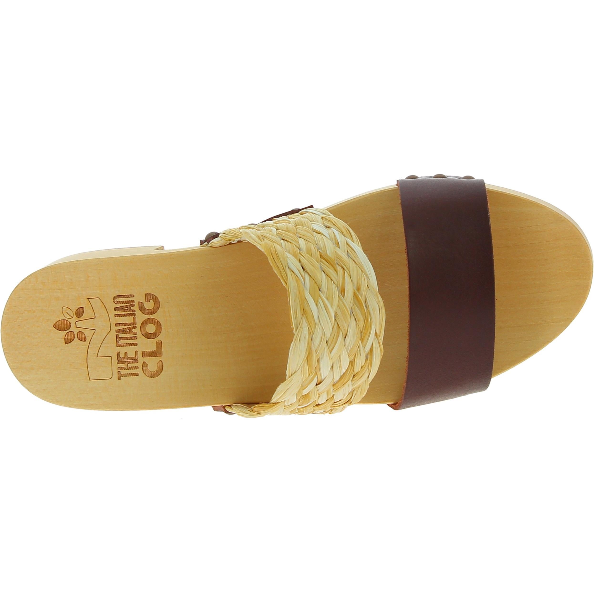 Sabot in legno da donna artigianali con fascia in rafia e pelle testa di moro