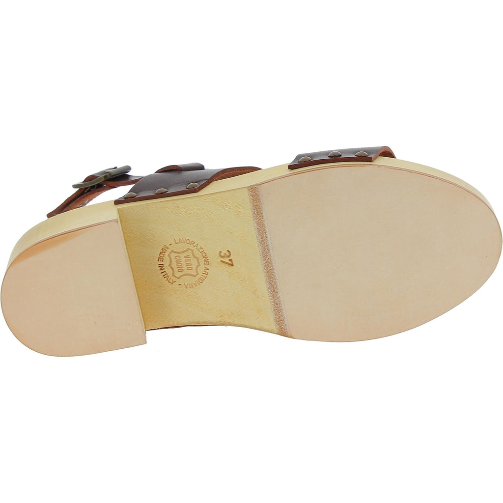 Zoccoli donna in legno con fasce in pelle marrone scuro