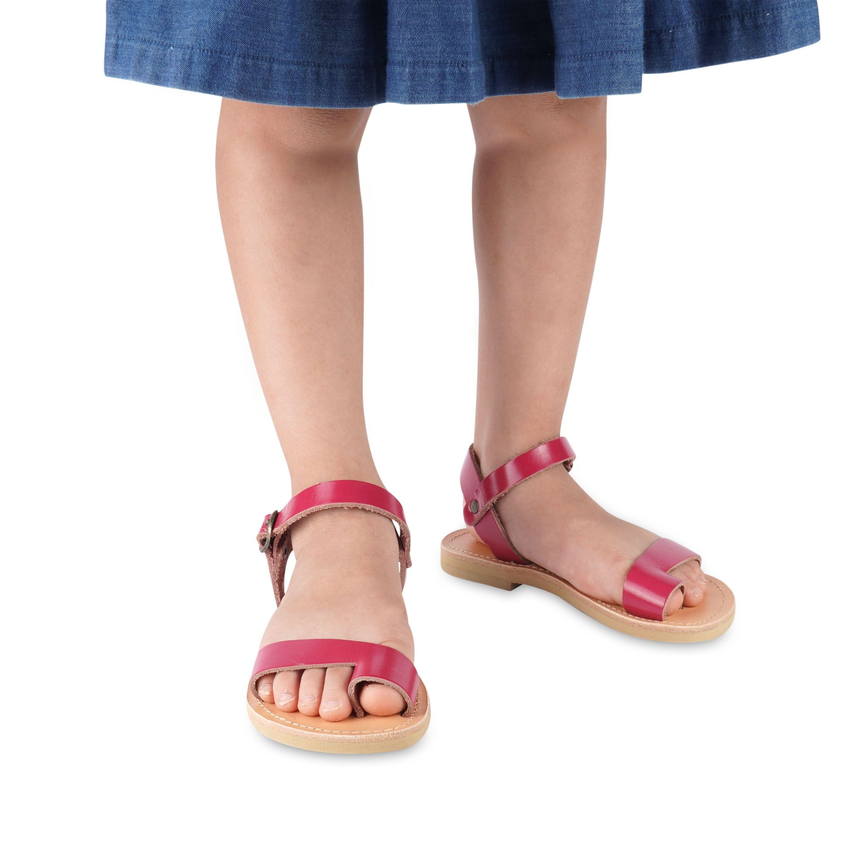 Sandali infradito da bambina in pelle di vitello fucsia chiusura con fibbia