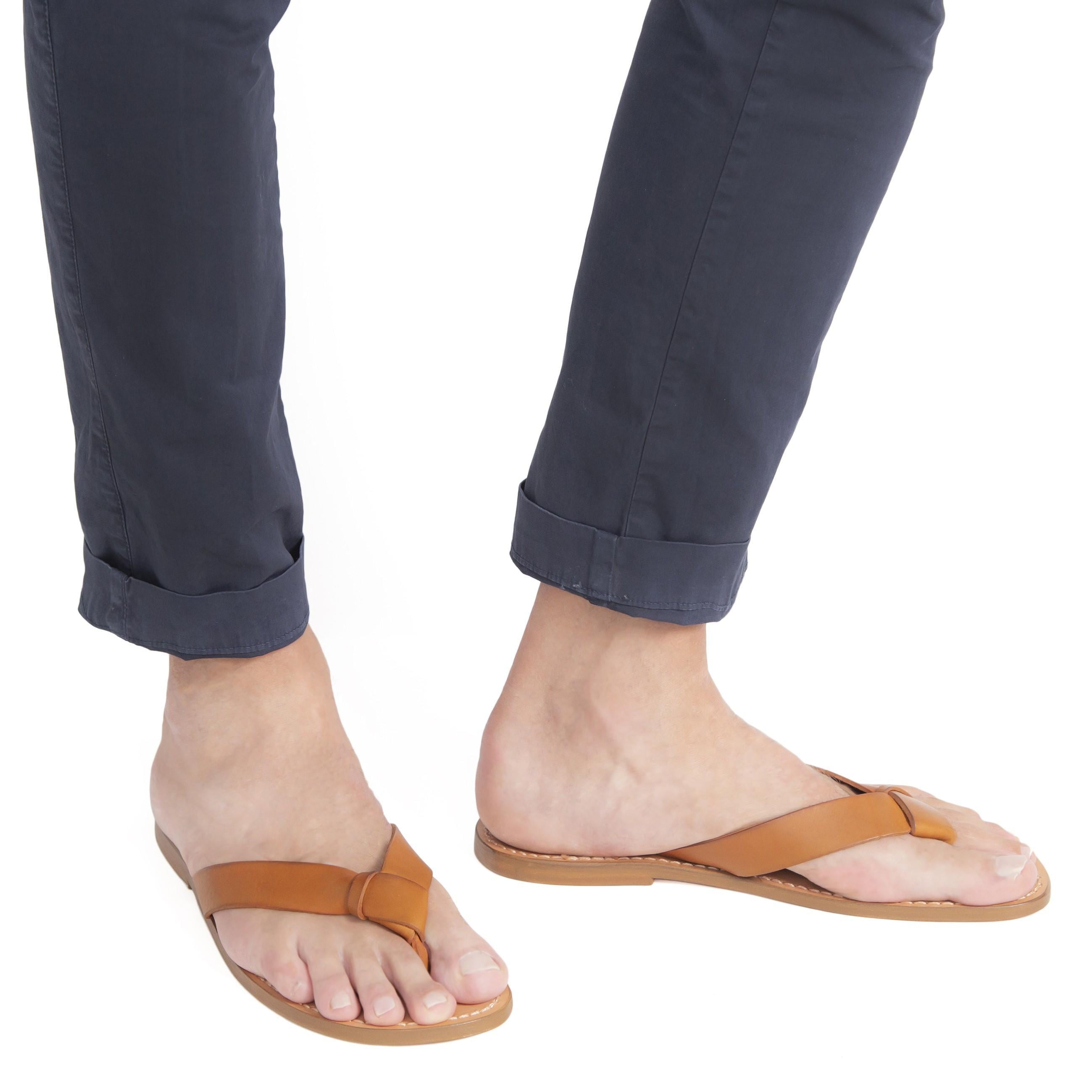 Ciabatte infradito uomo in pelle color cuoio fatti a mano
