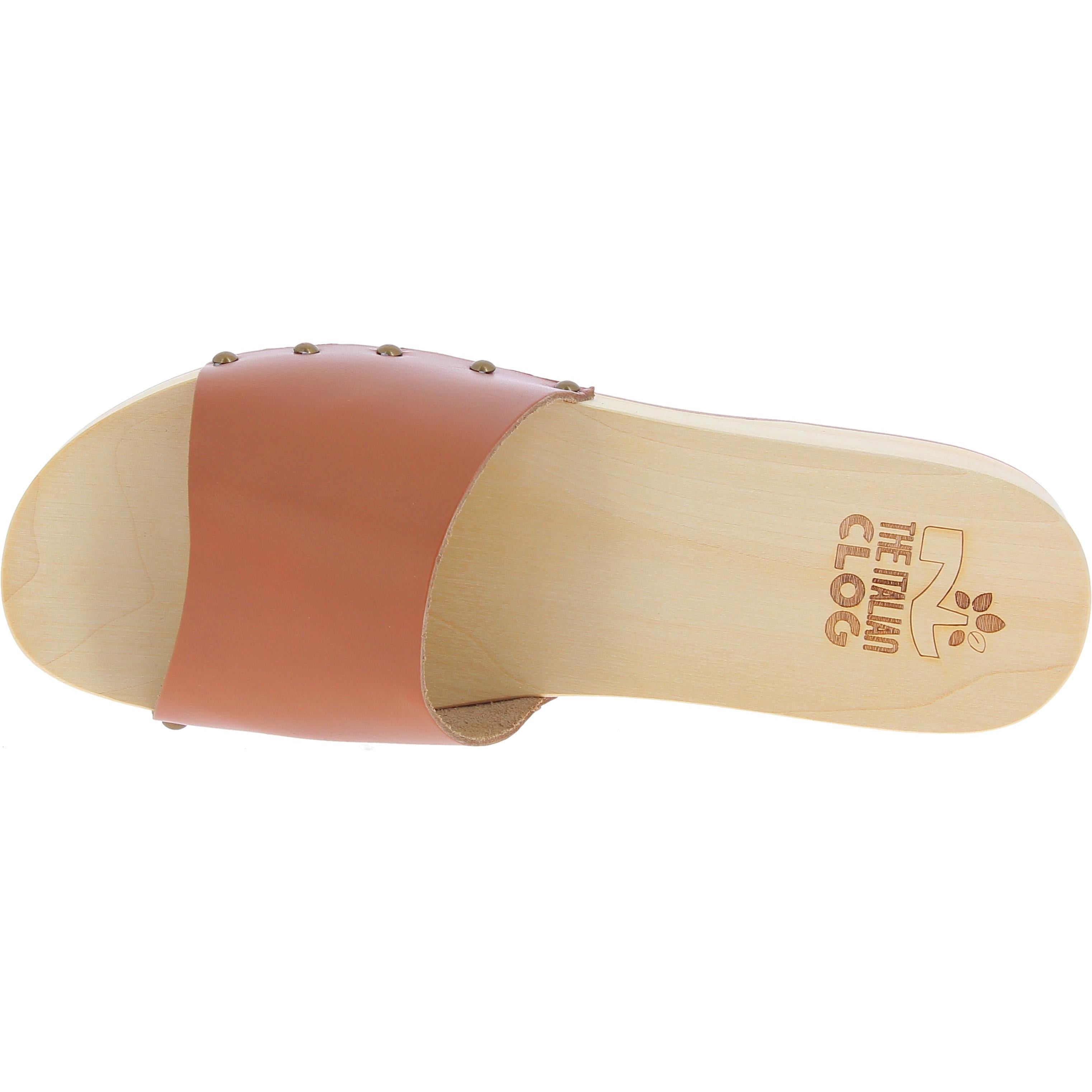 Zoccoli in legno da uomo con fascia larga in pelle color marrone