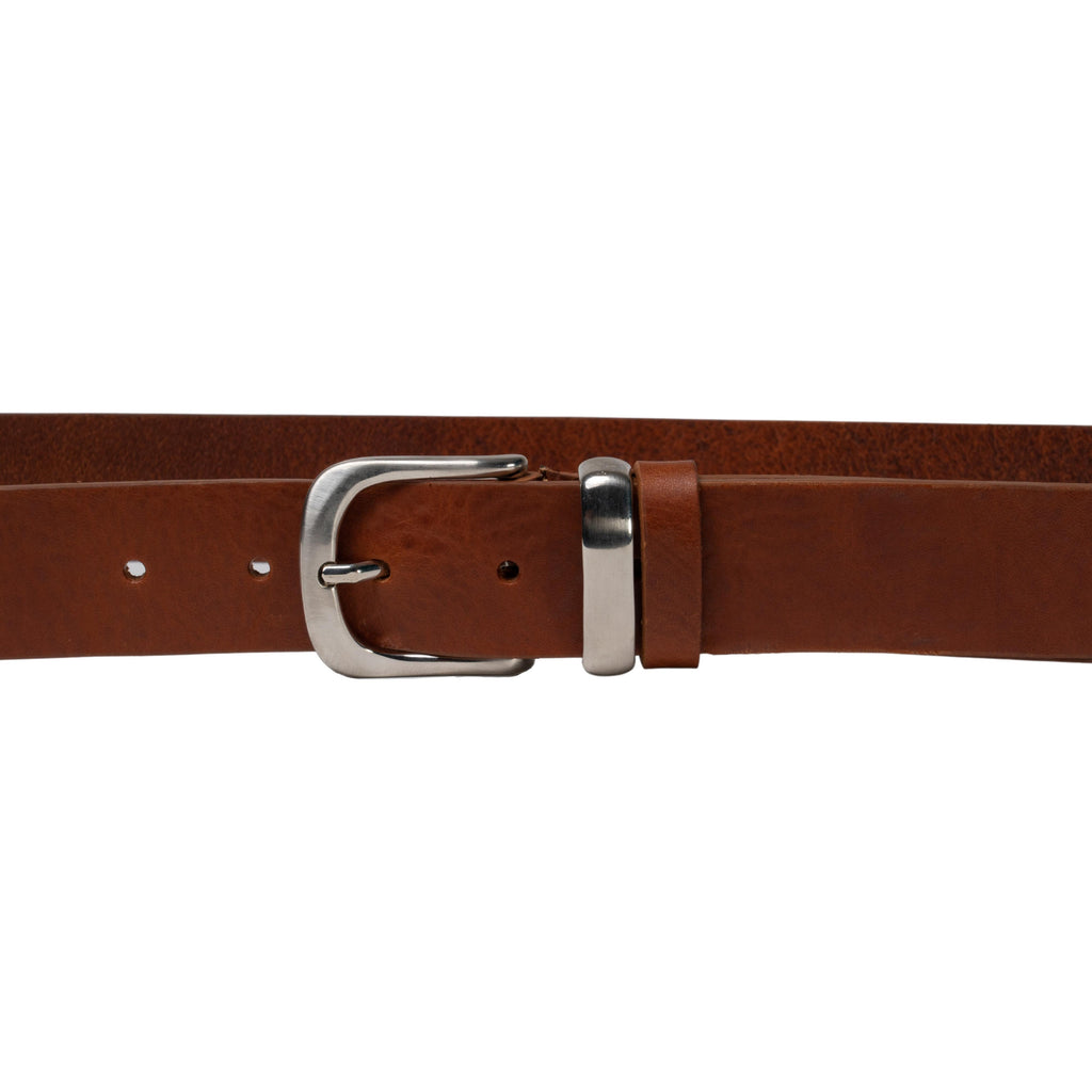 Cintura in pelle color cuoio con fibbia e passante in metallo