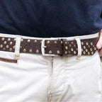 Cintura borchiata in pelle marrone scuro di 3,5 cm unisex