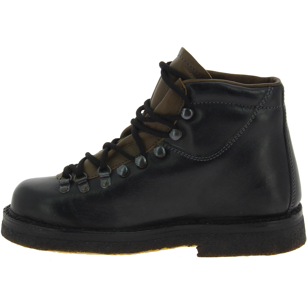 Stivale da montagna donna color nero con suola in caucciù