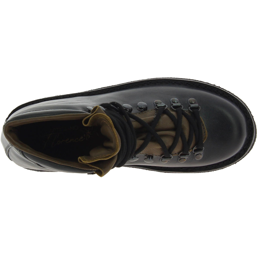 Stivale da montagna donna color nero con suola in caucciù