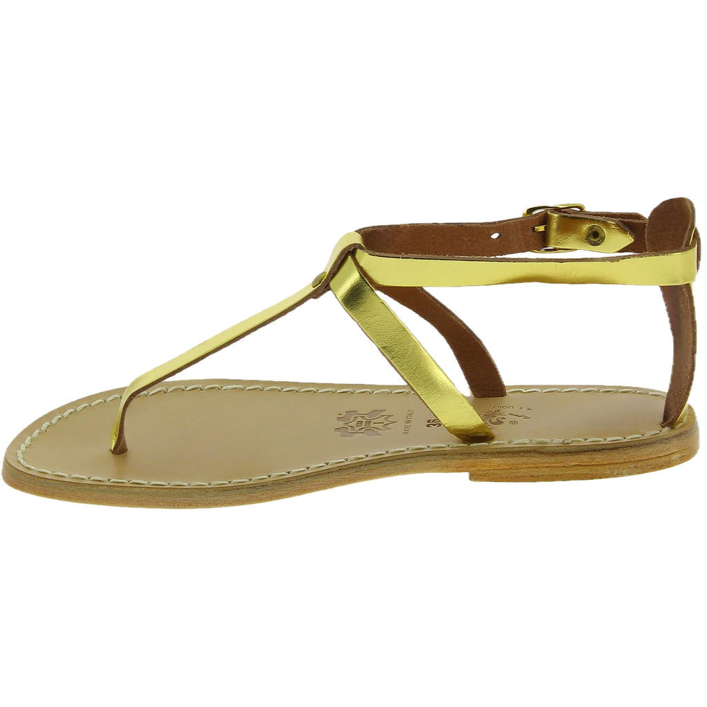 Handmade thong sandals in yellow laminated leather