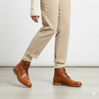 Stivaletti da donna in pelle color cuoio fatte a mano in Italia